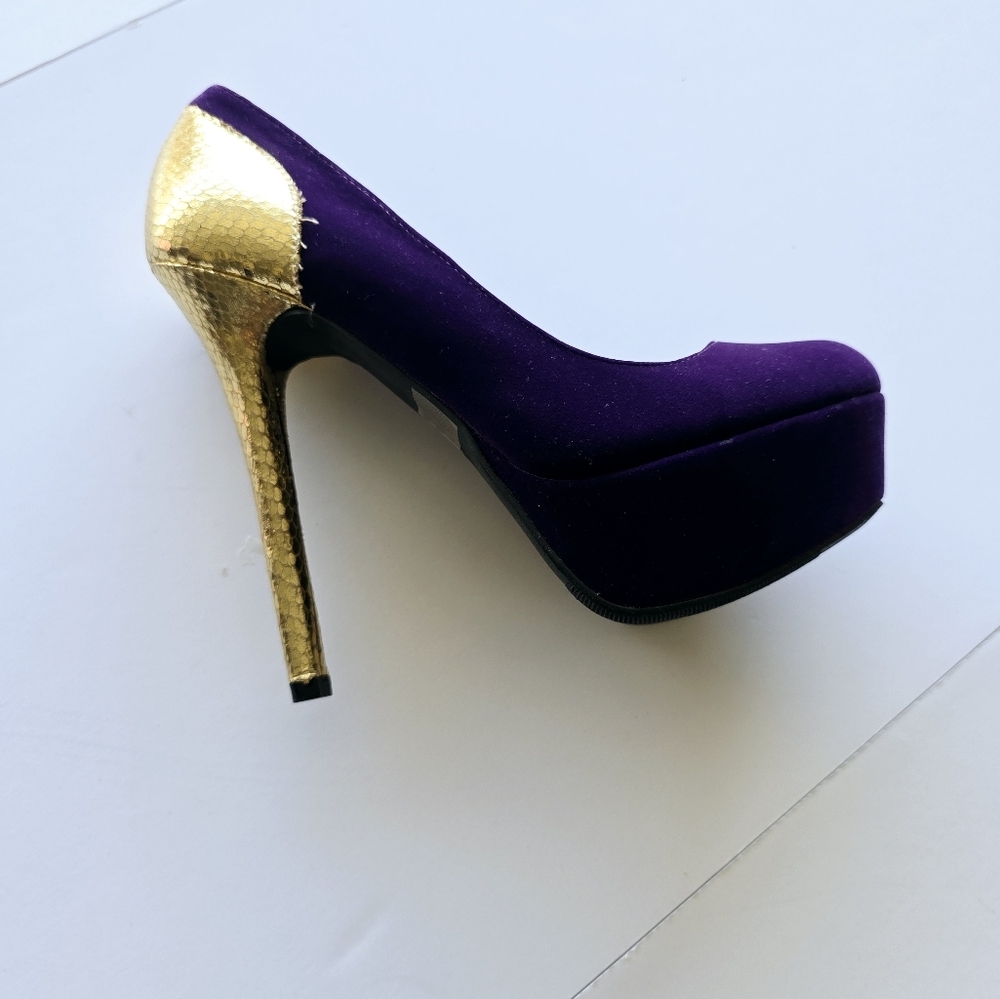NEW! Qupid Purple Velvet Stelleto Heels - Picture 2 of 6